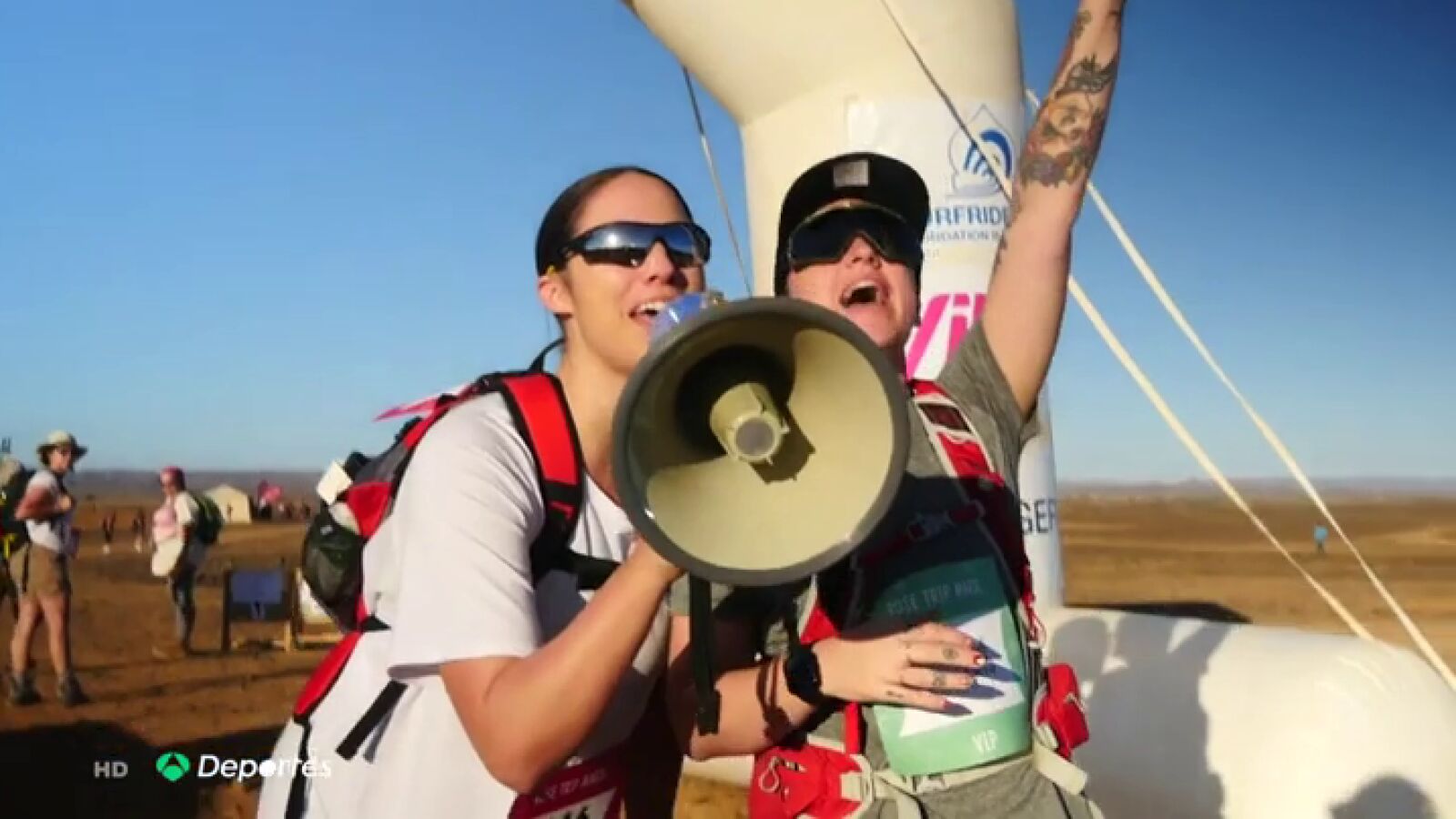 Casi 500 mujeres disputan la carrera solidaria Rose Trip del Sáhara 