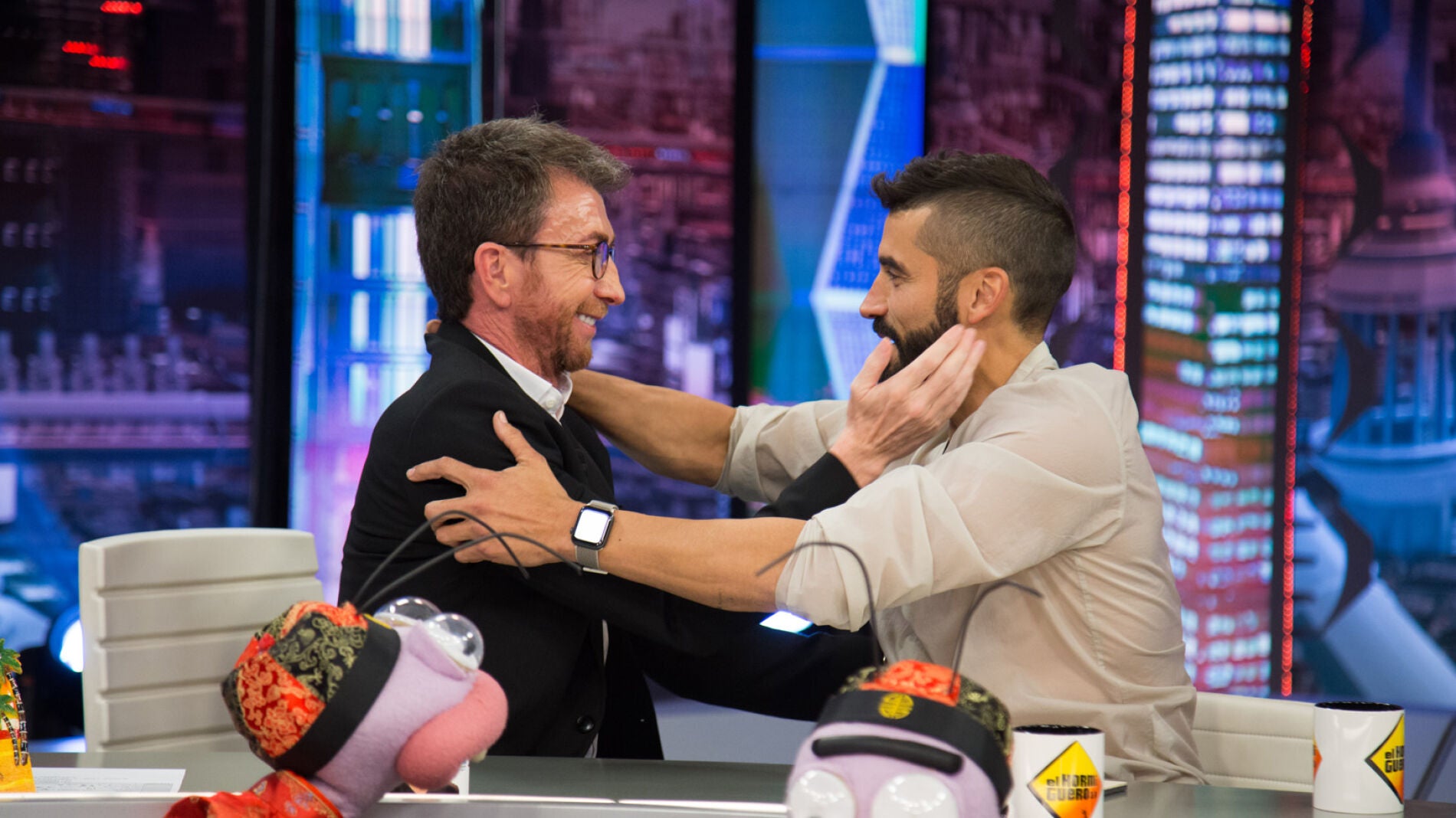 El emotivo gesto de &Aacute;lex Garc&iacute;&shy;a contra los mensajes de odio hacia Pablo Motos en 'El Hormiguero 3.0'