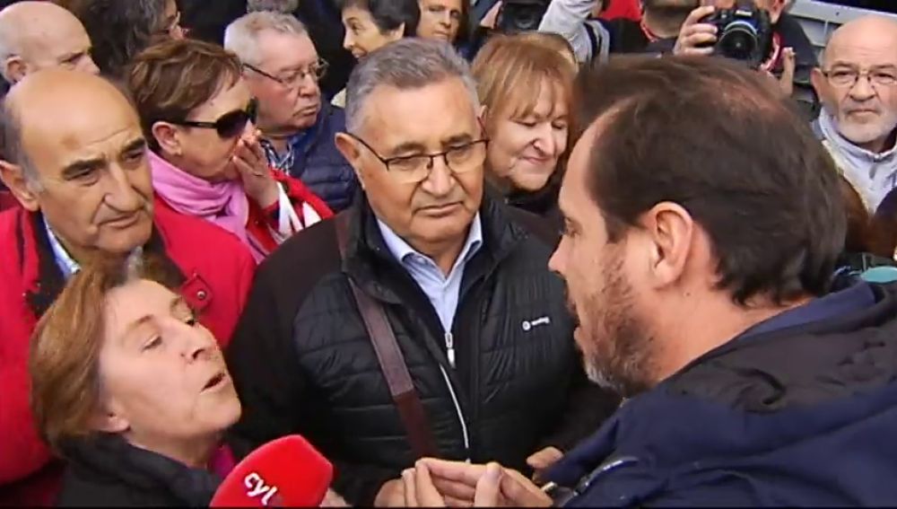 Vecinos critican al alcalde de Valladolid por limpiar las calles solo cuando viene Pedro Sánchez