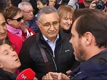 Vecinos critican al alcalde de Valladolid por limpiar las calles solo cuando viene Pedro Sánchez Vecinos critican al alcalde de Valladolid por limpiar las calles solo cuando viene Pedro Sánchez