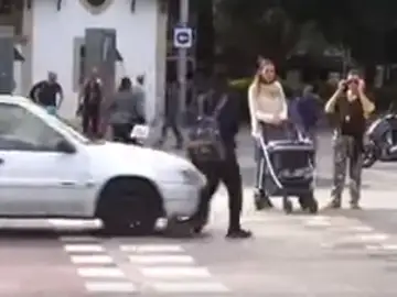 Atropello a una joven en patinete Atropello a una joven en patinete