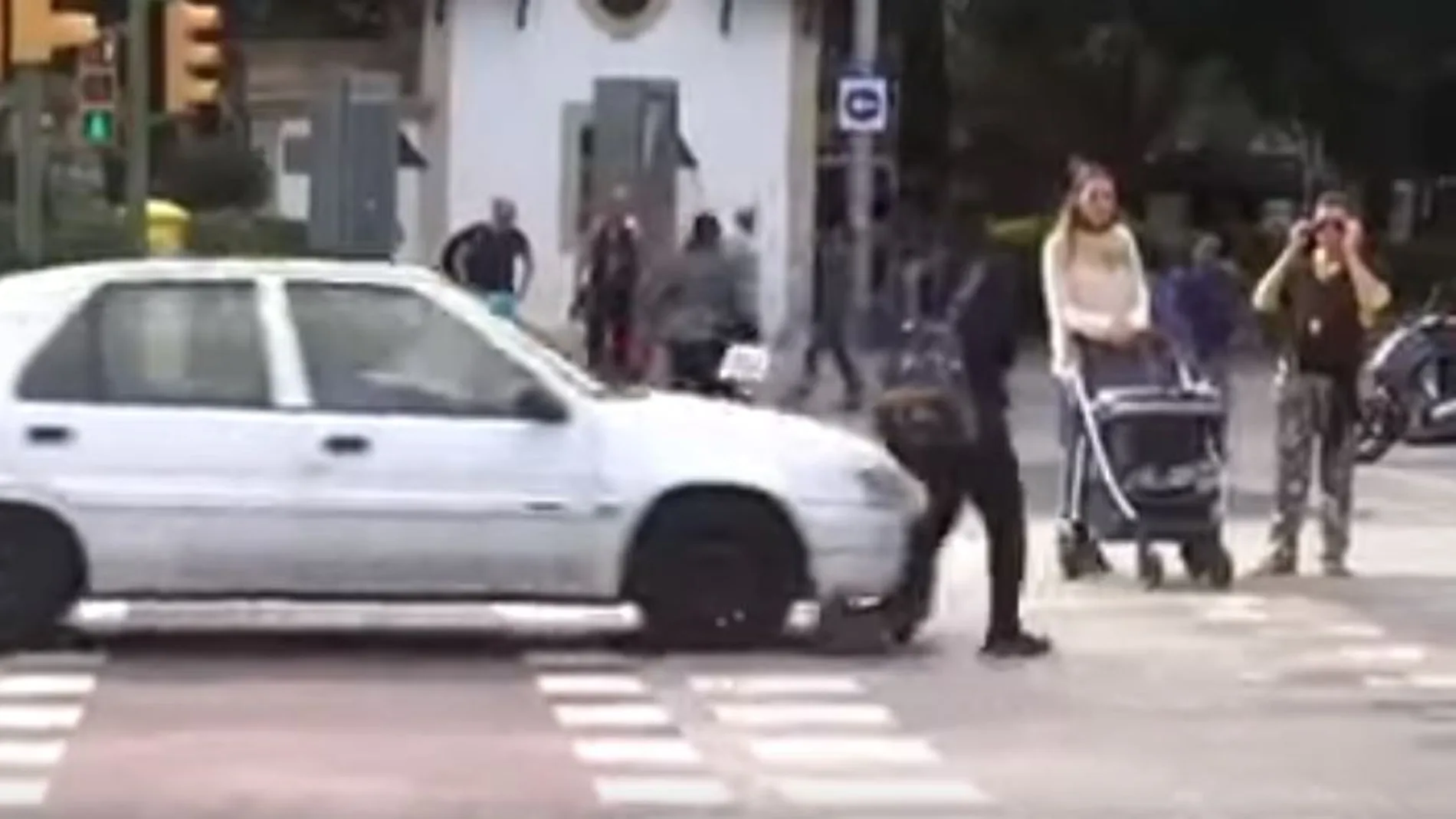 Atropello a una joven en patinete Atropello a una joven en patinete