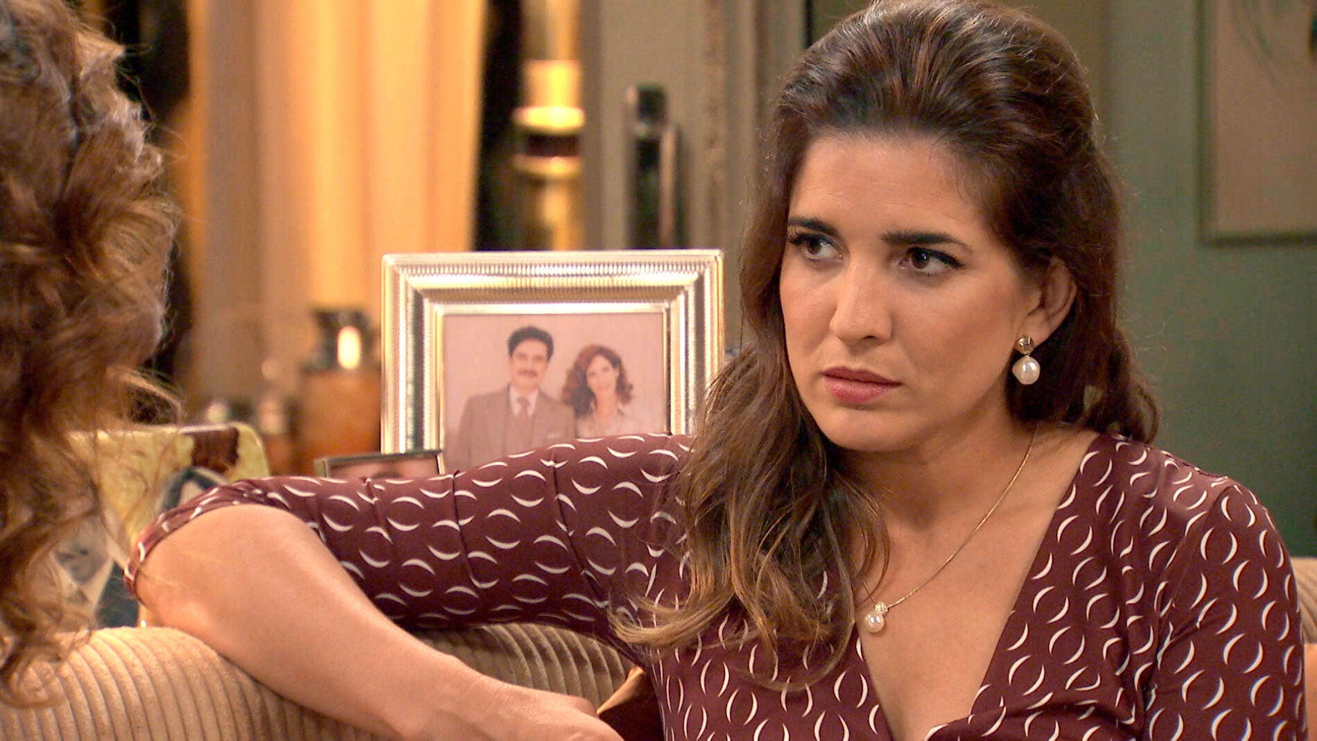 Irene descubre que Armando bes&oacute; a Julia