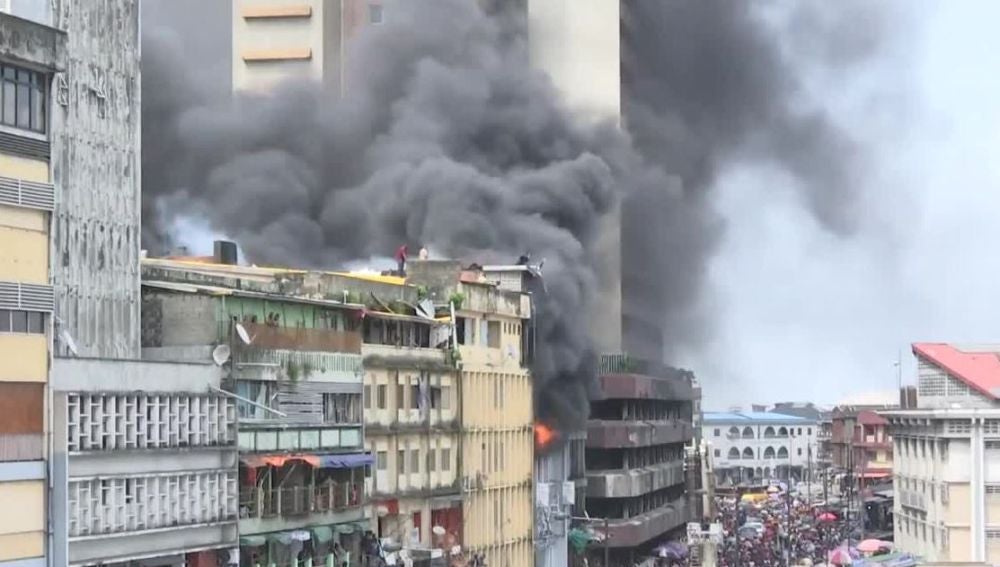 Incendio en un centro comercial de Nigeria