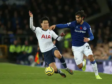 Heung-Min Son y André Gomes en el Everton-Tottenham Heung-Min Son y André Gomes en el Everton-Tottenham