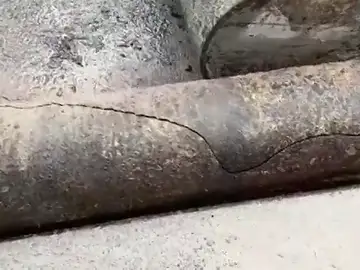 La rotura de una tubería deja sin agua a 25 mil vecinos en Getxo La rotura de una tubería deja sin agua a 25 mil vecinos en Getxo