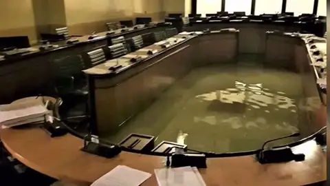 Venecia se inunda minutos después de rechazar medidas para frenar el cambio climático Venecia se inunda minutos después de rechazar medidas para frenar el cambio climático