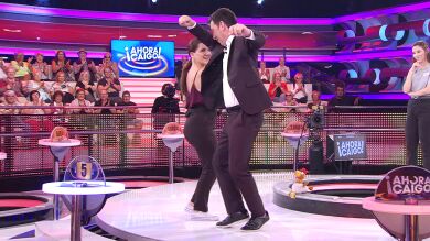  Arturo Valls muestra su arte flamenco con una rumba con Mariquilla en '¡Ahora caigo!'