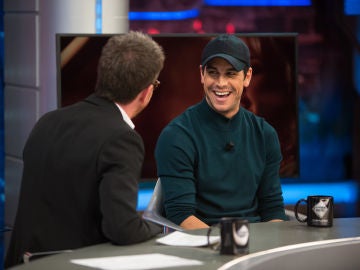 El sorprendente secreto que se esconde tras la gorra que Mario Casas luce en 'El Hormiguero 3.0'