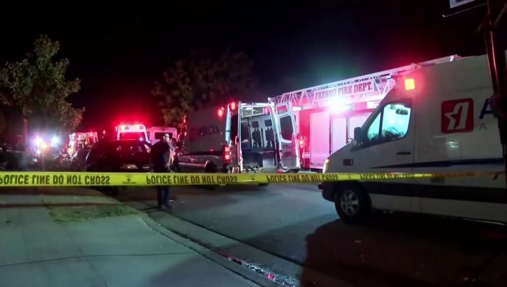 Cuatro muertos y diez heridos en un tiroteo en una casa de Fresno, California