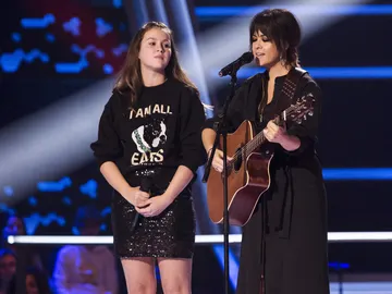 Vanesa Martín y María Expósito cantan ‘Inventas’ en los Asaltos de ‘La Voz Kids’ Vanesa Martín y María Expósito cantan ‘Inventas’ en los Asaltos de ‘La Voz Kids’