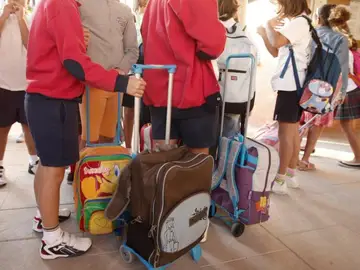 Escolares en un colegio Escolares en un colegio