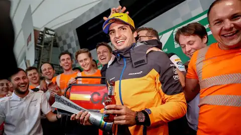 Carlos Sainz, tras haber logrado el podio. Carlos Sainz, tras haber logrado el podio.