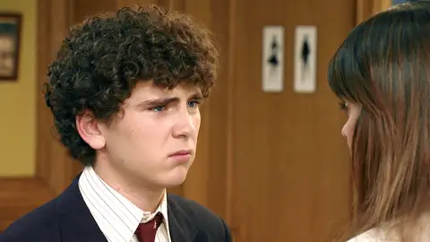 Manolín sufre su primer desengaño amoroso con Inma: "Yo sólo estaba intentado protegerte" Manolín sufre su primer desengaño amoroso con Inma: "Yo sólo estaba intentado protegerte"