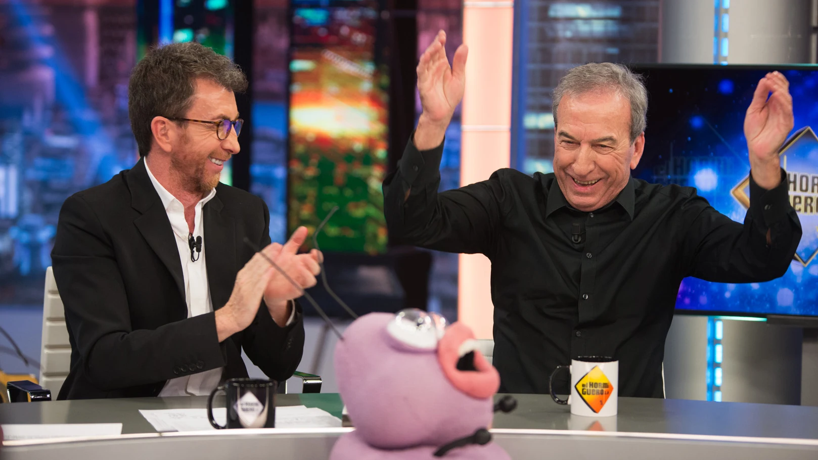 Petancas hace una versión de 'Un velero llamado libertad' dedicado a José Luis Perales en 'El Hormiguero 3.0' Petancas hace una versión de 'Un velero llamado libertad' dedicado a José Luis Perales en 'El Hormiguero 3.0'