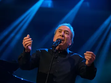 La emocionante actuación de José Luis Perales en 'El Hormiguero 3.0' cantando 'Y cómo es él' La emocionante actuación de José Luis Perales en 'El Hormiguero 3.0' cantando 'Y cómo es él'