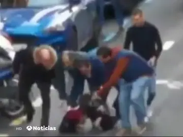 Taxistas retienen a un ladrón Taxistas retienen a un ladrón