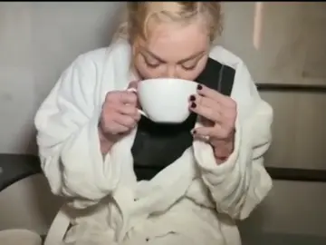 Madonna se bebe su pis Madonna se bebe su pis