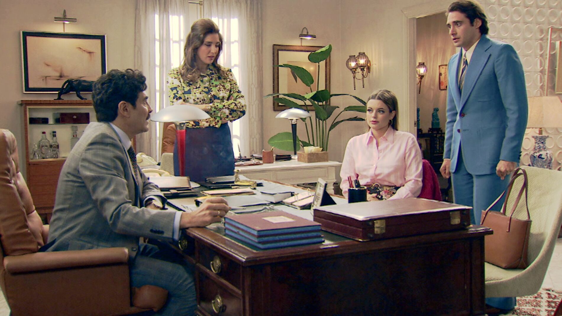 Avance 'Amar es para siempre': Jacobo consigue que todos crean su versión frente a Luis