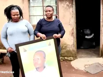Llevan el cadáver de un familiar hasta una oficina para cobrar el seguro de vida Llevan el cadáver de un familiar hasta una oficina para cobrar el seguro de vida