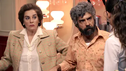 El nuevo revés de Benigna que podría dejarla sin el King's: "Si se queda, no hay negocio" El nuevo revés de Benigna que podría dejarla sin el King's: "Si se queda, no hay negocio"