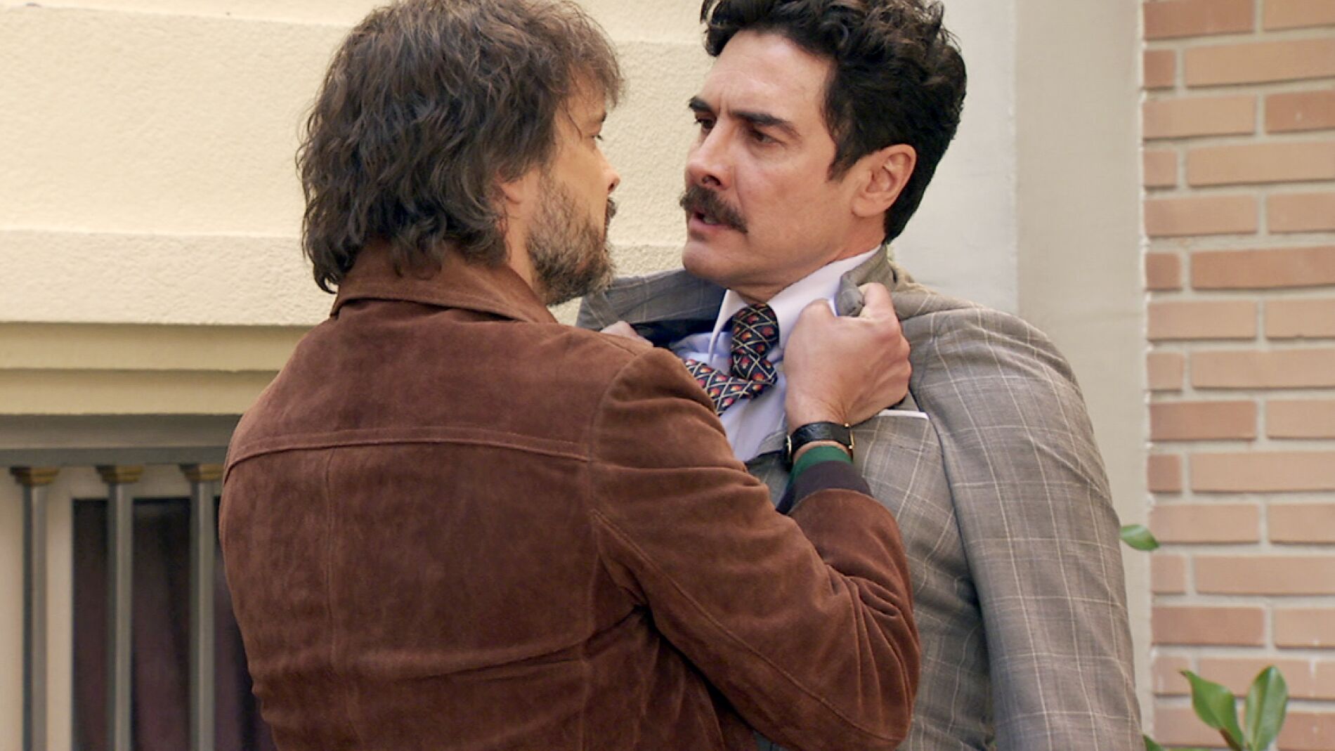 Avance 'Amar es para siempre': Armando provoca a Guillermo al hablar de su hermana