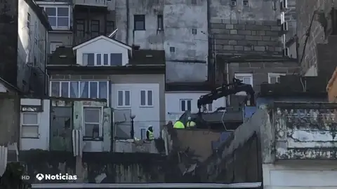 Los vecinos de un barrio de Vigo, atemorizado a que el desplome de una vivienda arraste a otras Los vecinos de un barrio de Vigo, atemorizado a que el desplome de una vivienda arraste a otras