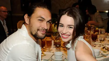 Emilia Clarke y Jason Momoa, Daenerys Targaryen y Khal Drogo en &#39;Juego de Tronos&#39;