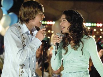Zac Efron y Vanessa Hudgens en 'High School Musical'