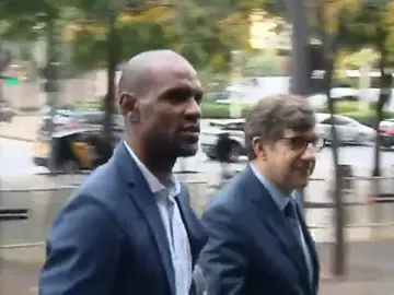 Abidal niega haber pasado por el hígado de su trasplante: "Se hizo extraordinariamente bien" Abidal niega haber pasado por el hígado de su trasplante: "Se hizo extraordinariamente bien"