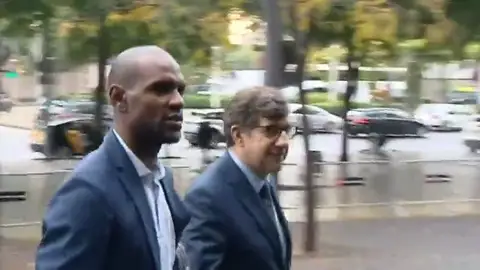 Abidal niega haber pasado por el hígado de su trasplante: "Se hizo extraordinariamente bien" Abidal niega haber pasado por el hígado de su trasplante: "Se hizo extraordinariamente bien"