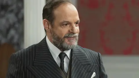 Raimundo encuentra al fin el hilo donde tirar para llegar hasta Francisca Raimundo encuentra al fin el hilo donde tirar para llegar hasta Francisca
