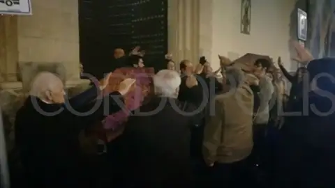 Cánticos a favor de Franco en el aniversario de su muerte Cánticos a favor de Franco en el aniversario de su muerte