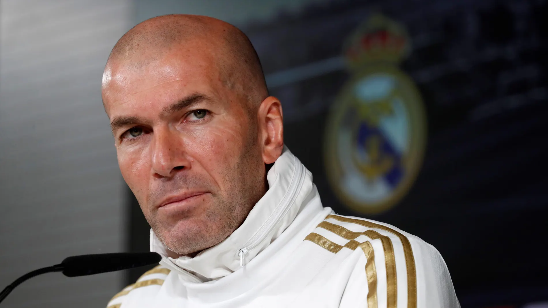 Barcelona - Real Madrid: Zinedine Zidane, durante una rueda de prensa Barcelona - Real Madrid: Zinedine Zidane, durante una rueda de prensa