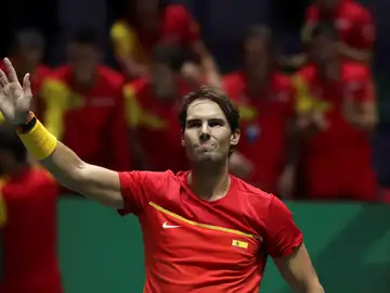 Rafa Nadal saluda al público de la Caja Mágica Rafa Nadal saluda al público de la Caja Mágica