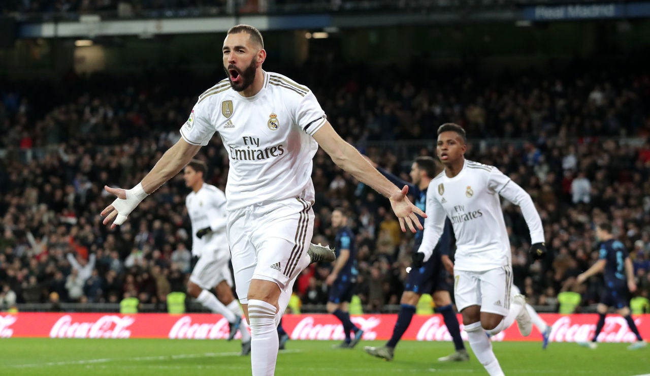 Benzema celebra su gol ante la Real Sociedad Benzema celebra su gol ante la Real Sociedad