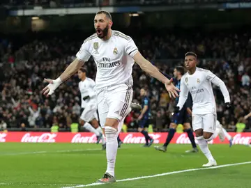 Benzema celebra su gol ante la Real Sociedad Benzema celebra su gol ante la Real Sociedad