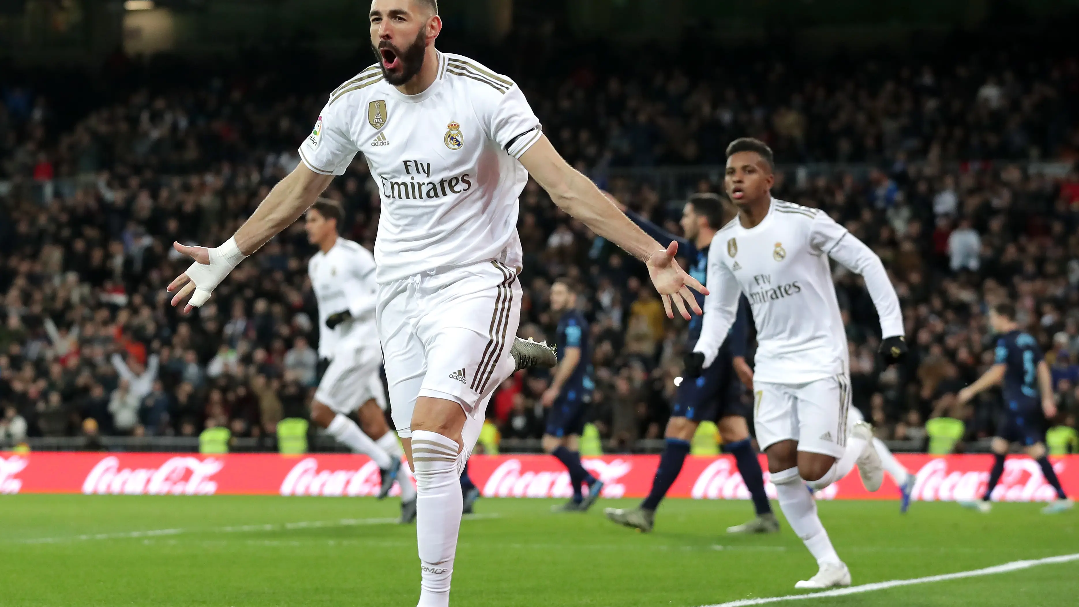 Benzema celebra su gol ante la Real Sociedad