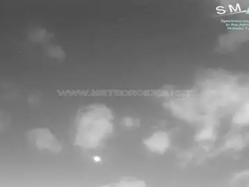 Una roca de asteroide entra en la atmósfera y cruza el cielo sevillano como una bola de fuego Una roca de asteroide entra en la atmósfera y cruza el cielo sevillano como una bola de fuego
