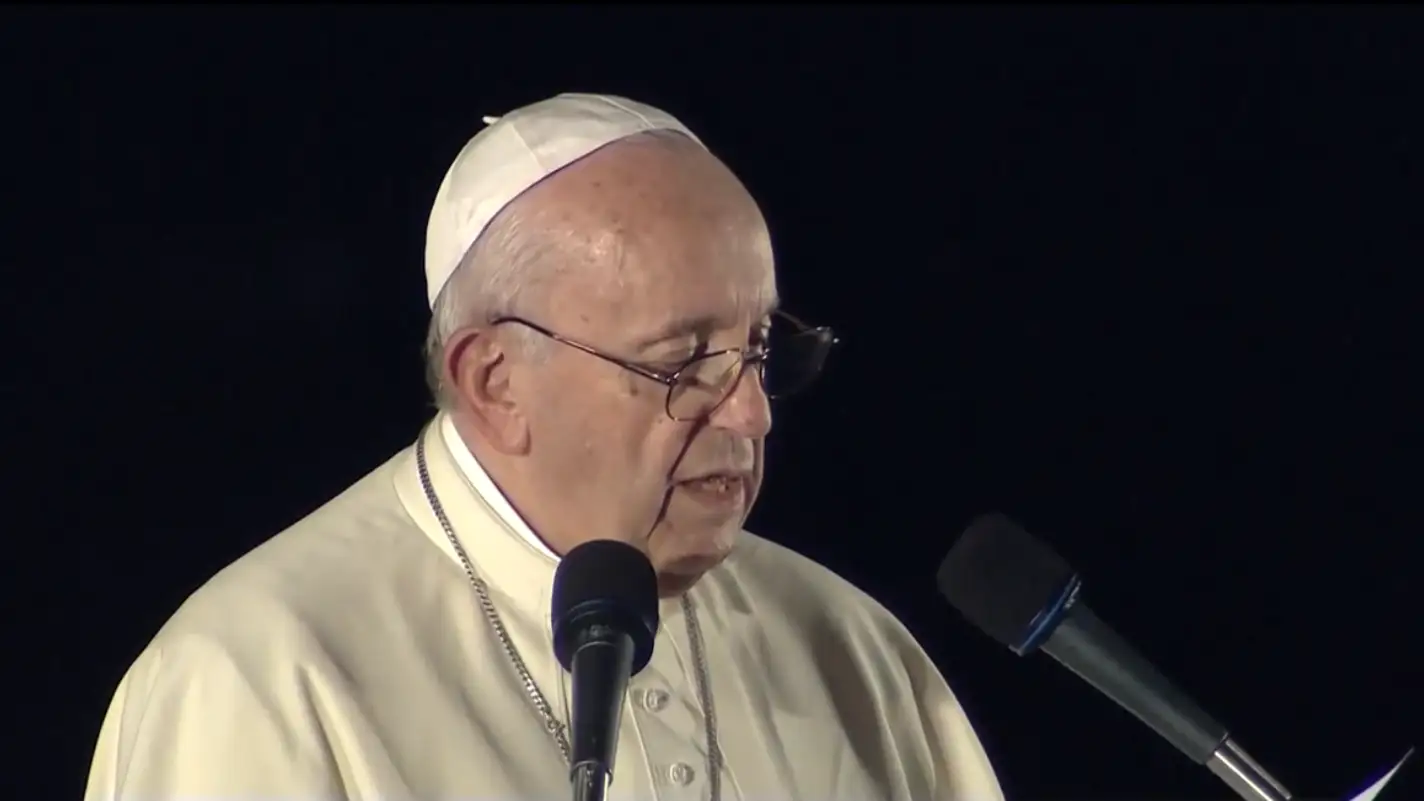 El Papa Francisco se recupera de su operación de colon y ofrece una misa desde el hospital El Papa Francisco se recupera de su operación de colon y ofrece una misa desde el hospital