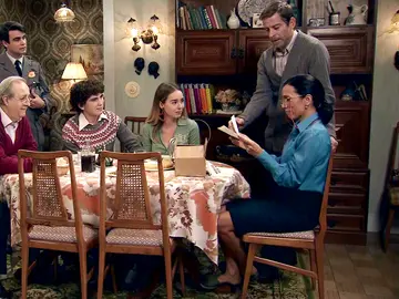 Manolita y Marcelino, emocionados al leer al fin las cartas de Leonor desde México Manolita y Marcelino, emocionados al leer al fin las cartas de Leonor desde México