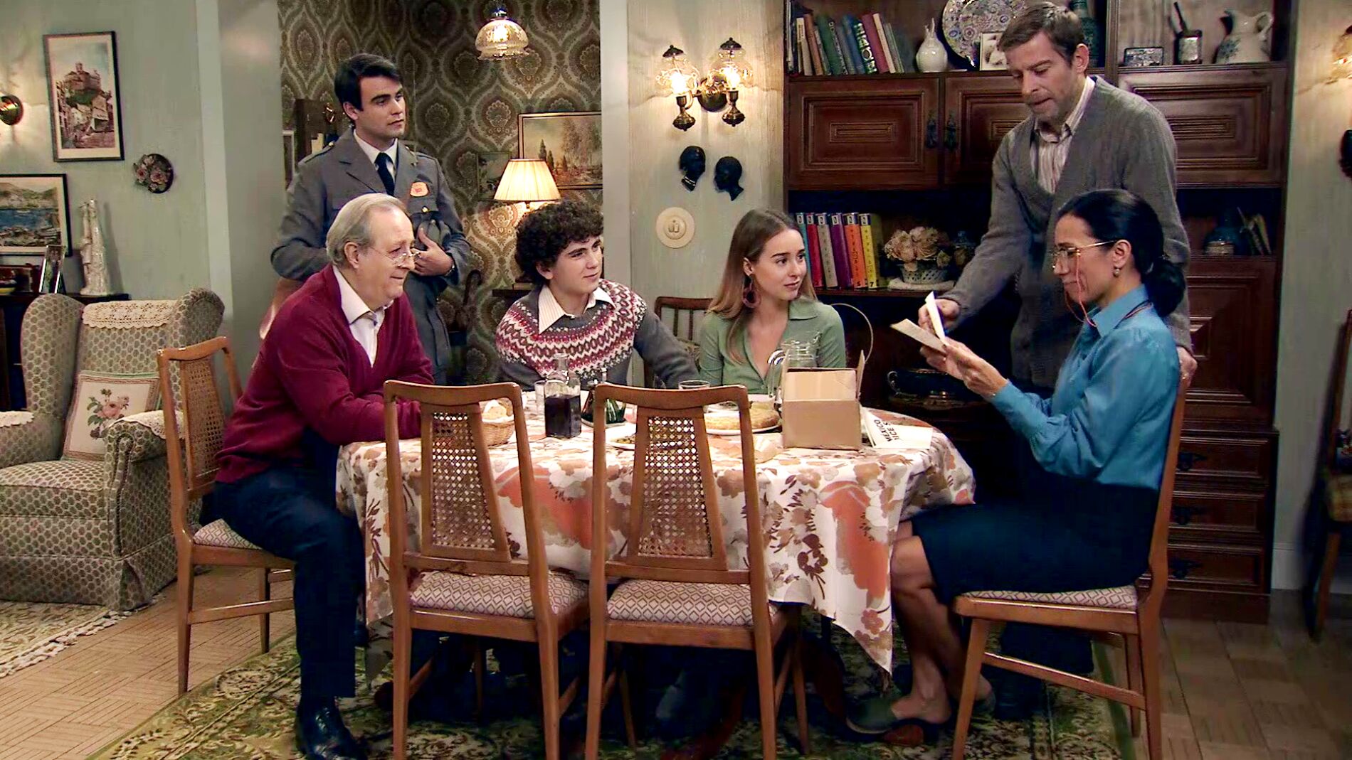 Manolita y Marcelino, emocionados al leer al fin las cartas de Leonor desde México 