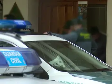 REEMPLAZO: Primeras imágenes del sospechoso de la desaparición de Marta Calvo tras entregarse a la Guardia Civil REEMPLAZO: Primeras imágenes del sospechoso de la desaparición de Marta Calvo tras entregarse a la Guardia Civil