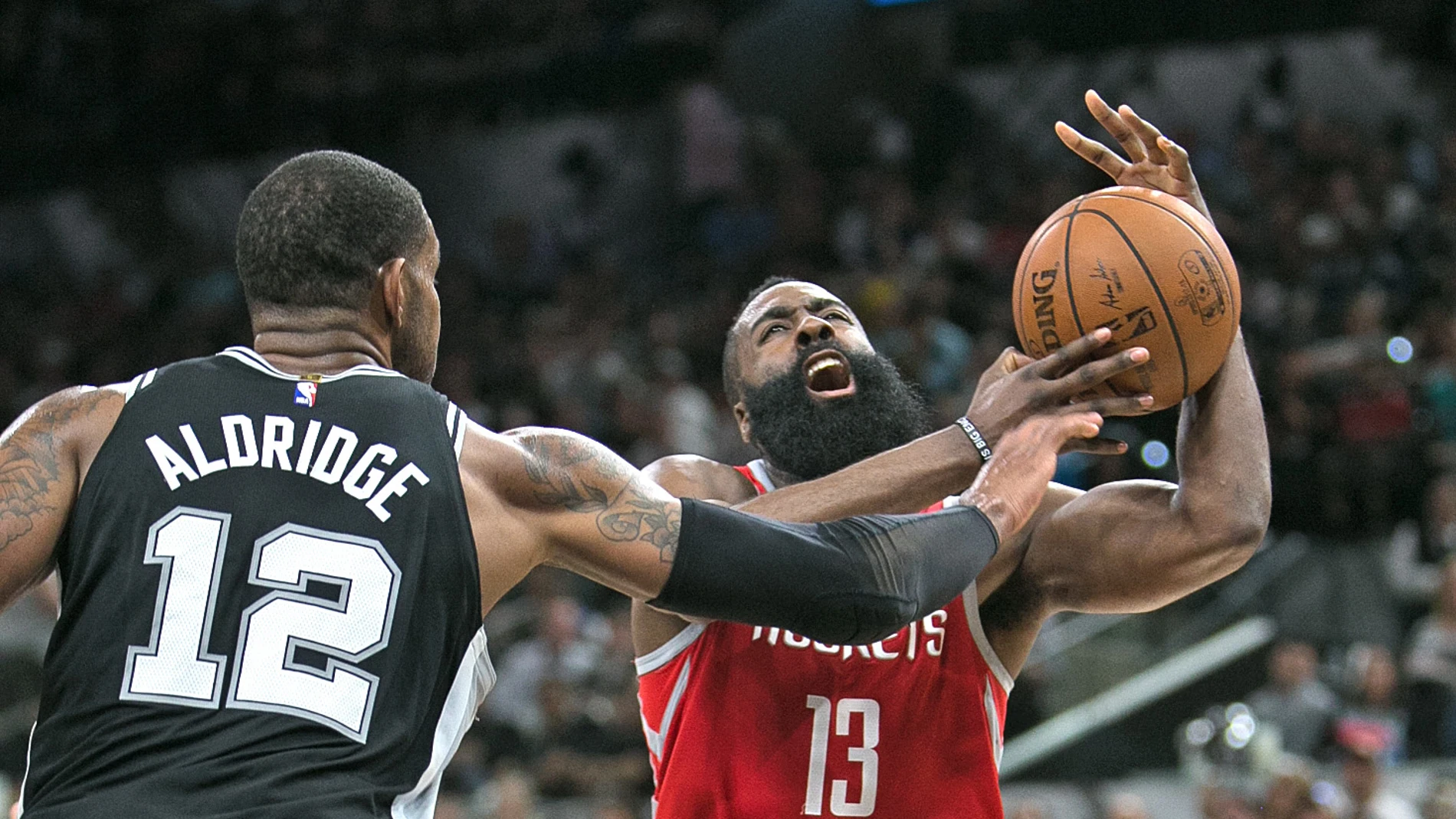 James Harden durante el partido de Houston Rockets contra San Antonio Spurs James Harden durante el partido de Houston Rockets contra San Antonio Spurs