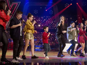 Fredi Leis canta ‘Quiero darte’ con los semifinalistas de Melendi y Rosario Flores Fredi Leis canta ‘Quiero darte’ con los semifinalistas de Melendi y Rosario Flores