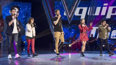 Melendi canta ‘El cielo nunca cambiará’ con su equipo en la Semifinal Melendi canta ‘El cielo nunca cambiará’ con su equipo en la Semifinal