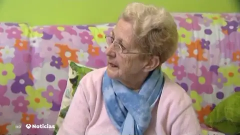 'Crowdfunding' para ayudar a una anciana a la que robaron 1200 euros en La Línea 'Crowdfunding' para ayudar a una anciana a la que robaron 1200 euros en La Línea