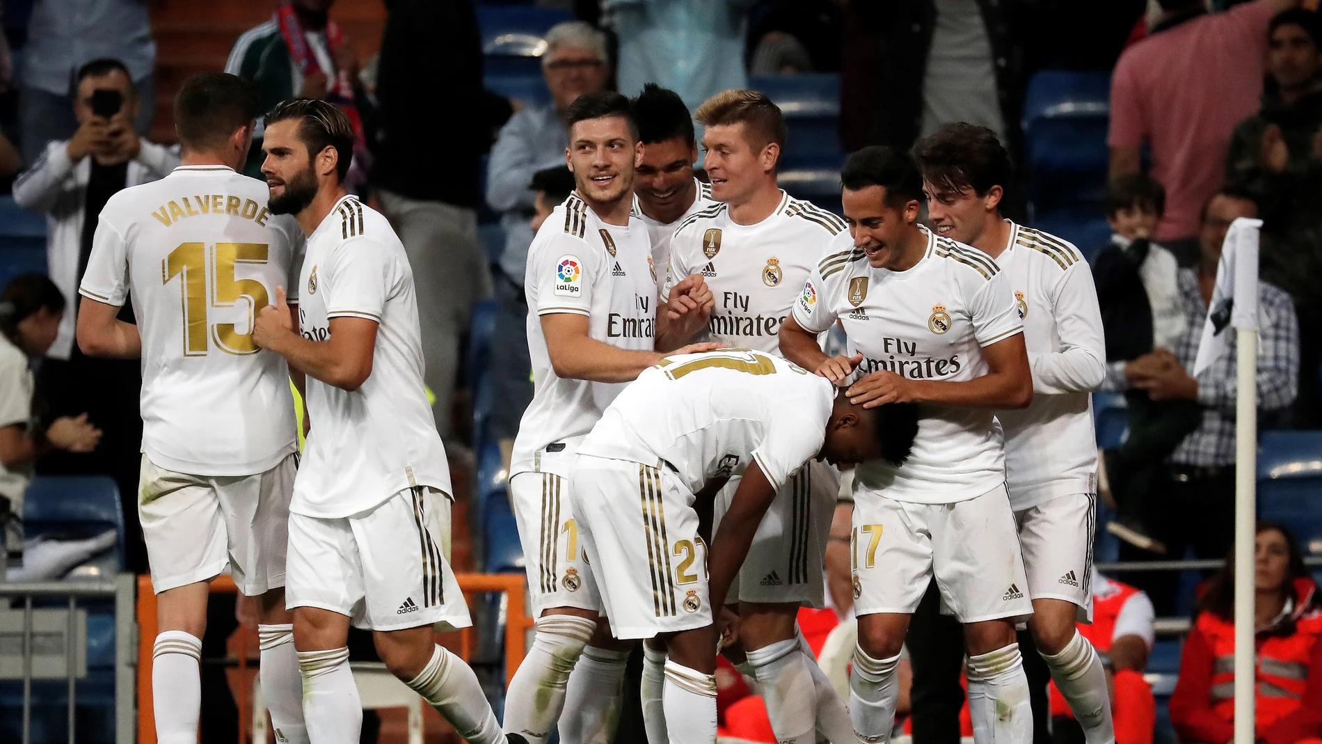 Varios jugadores del Real Madrid celebran un gol Varios jugadores del Real Madrid celebran un gol