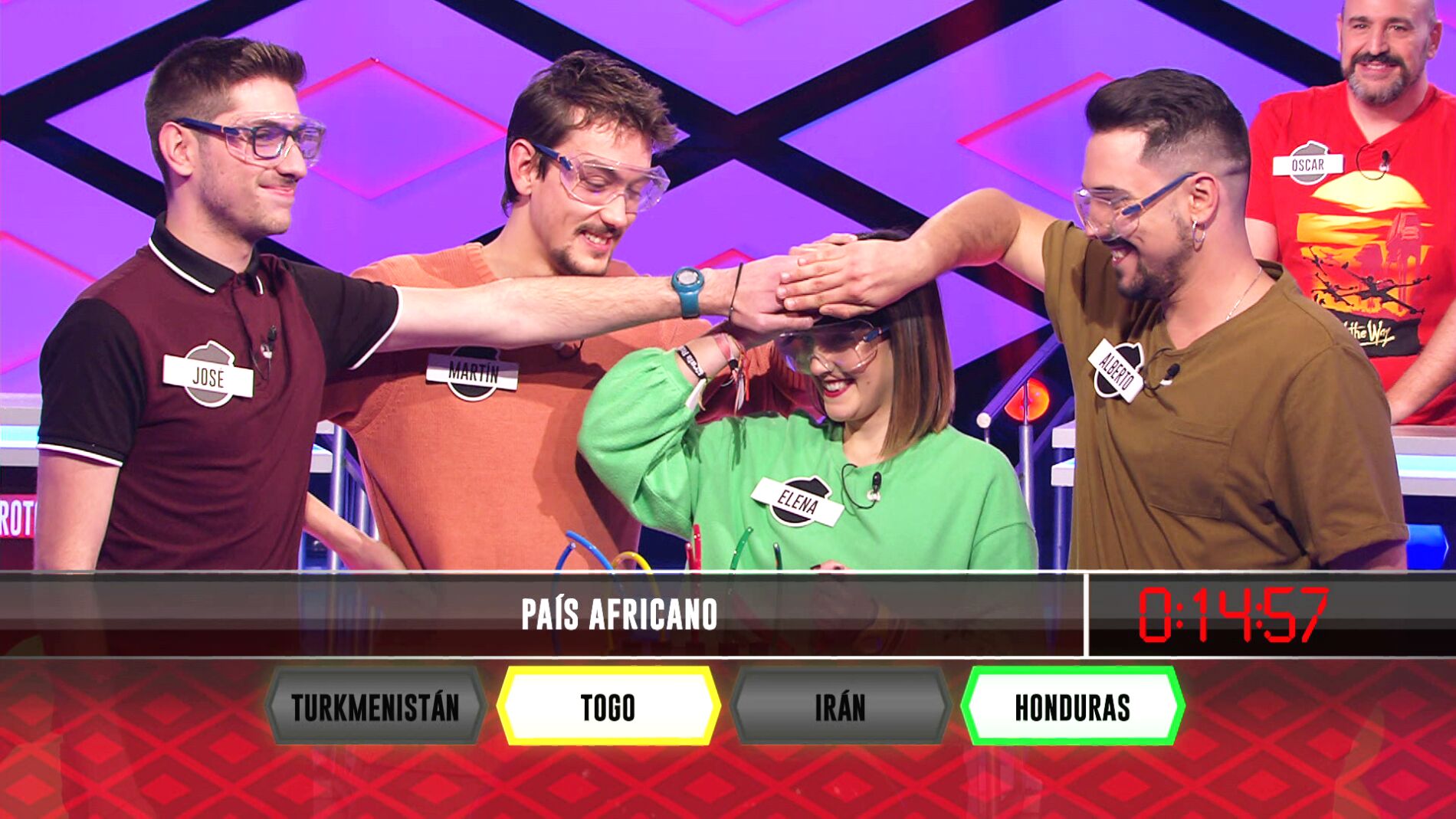 &iquest;Qu&eacute; misterio se oculta tras el flequillo de Elena? Es el gran tesoro de 'Los rotos de Tur&iacute;n' en '&iexcl;Boom!' 