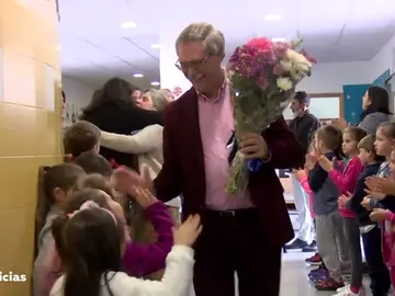 Emotiva despedida a dos profesores en Algeciras Emotiva despedida a dos profesores en Algeciras